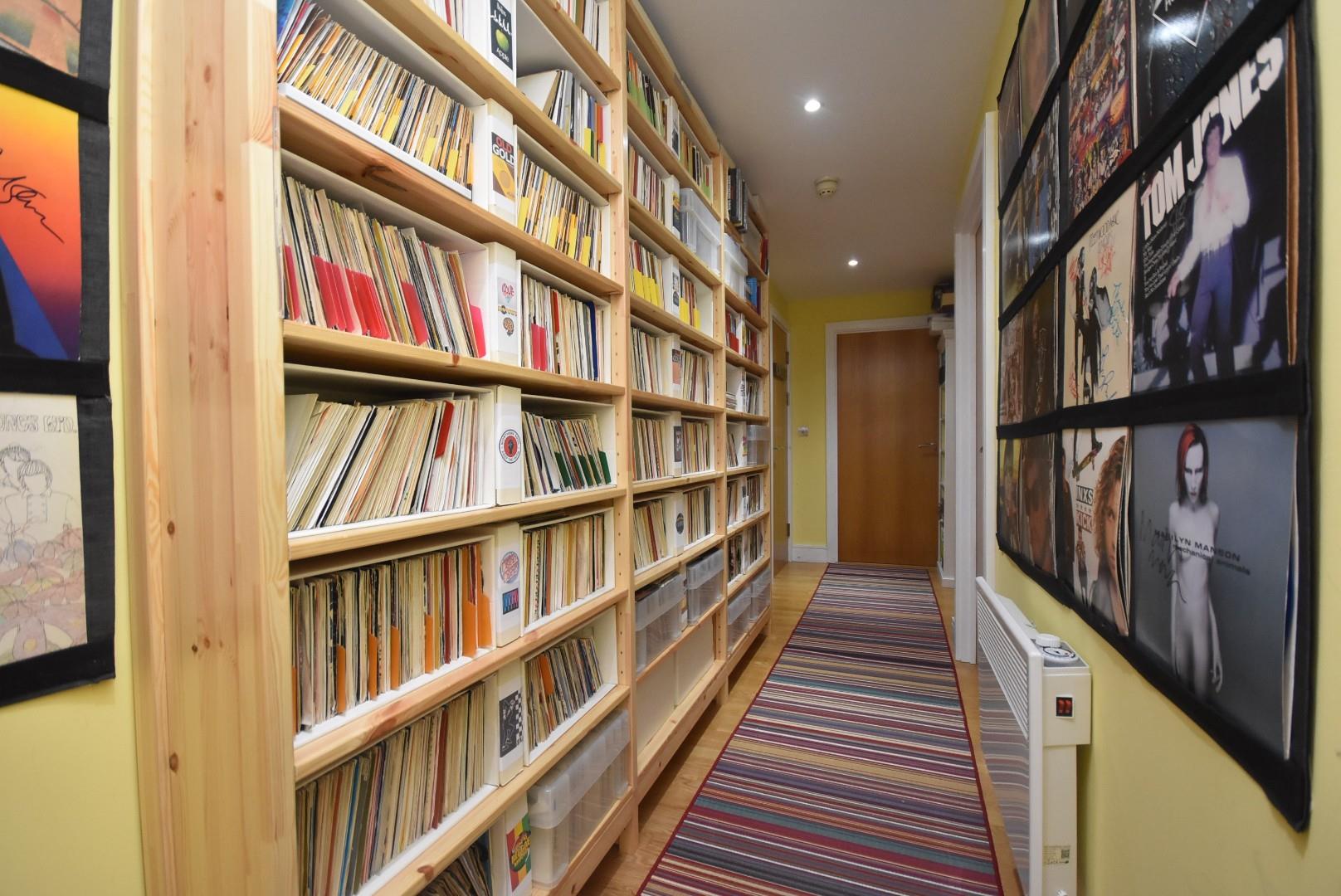 319 Woodlands, Hayes Point, Sully, CF64 5QF